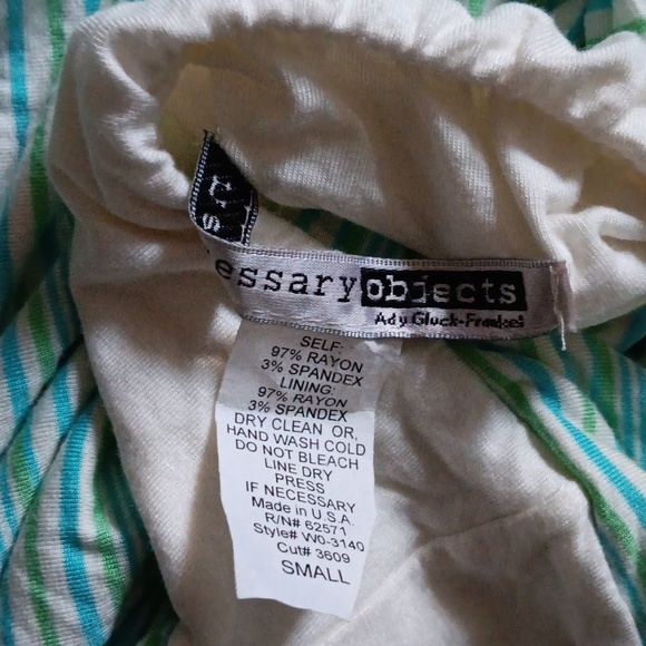 Halter dress - Picture 6 of 8